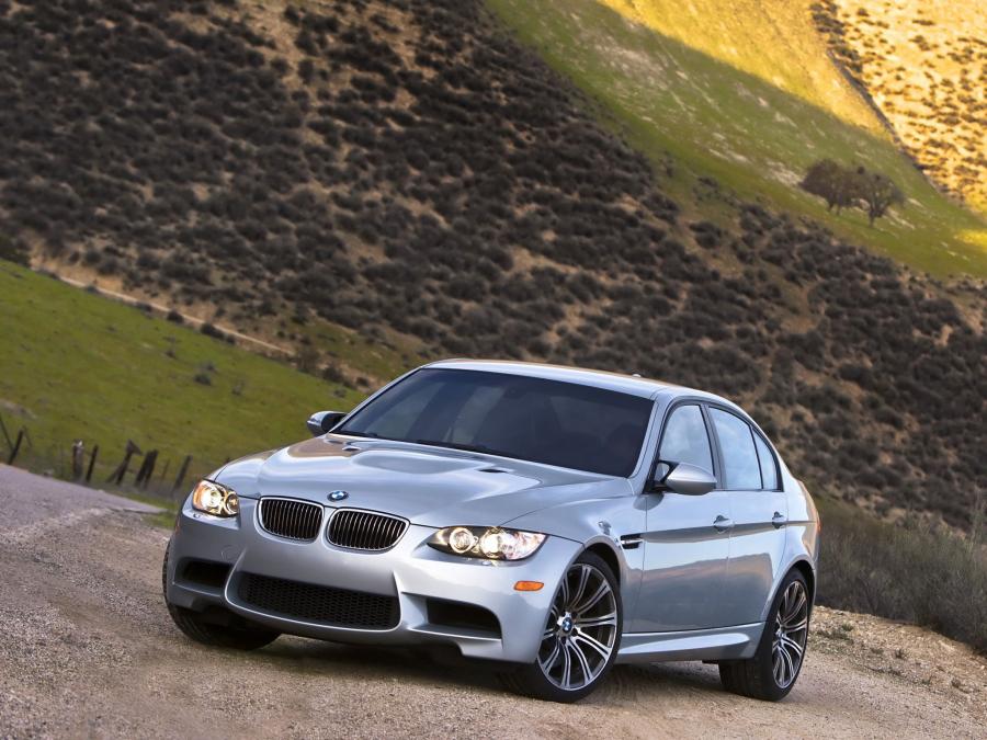  BMW M3 Sedan 2008 года  (US) (фото 12 из 16)